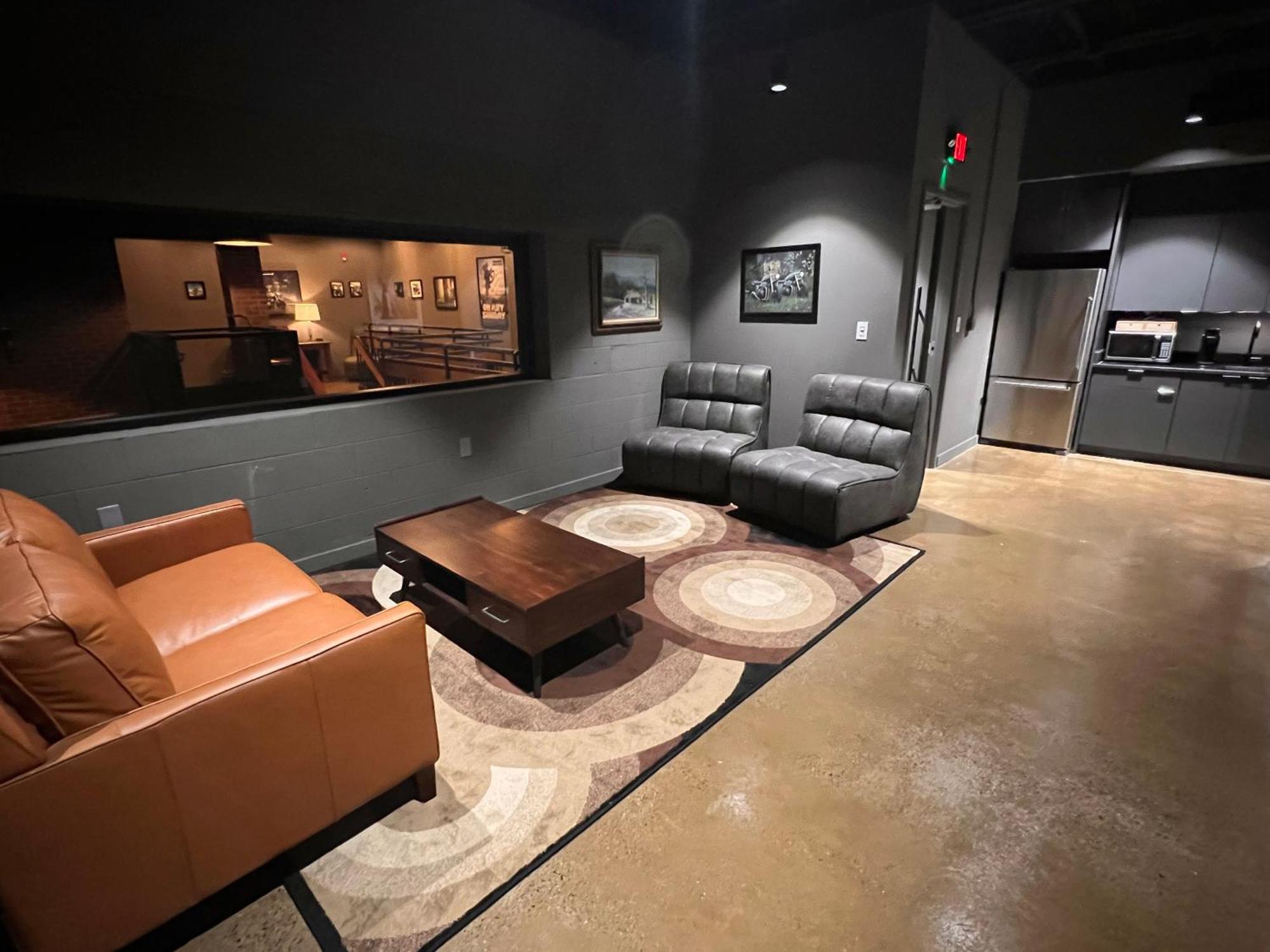 Classified Moto - The Frank Room Richmond Bagian luar foto
