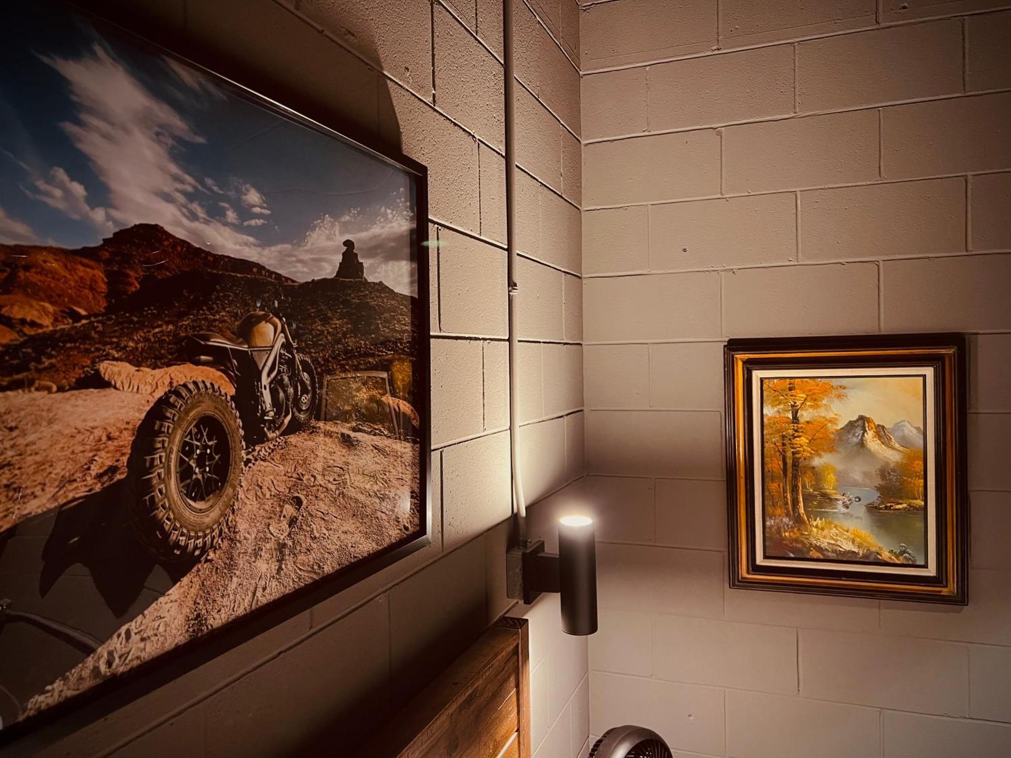 Classified Moto - The Frank Room Richmond Bagian luar foto