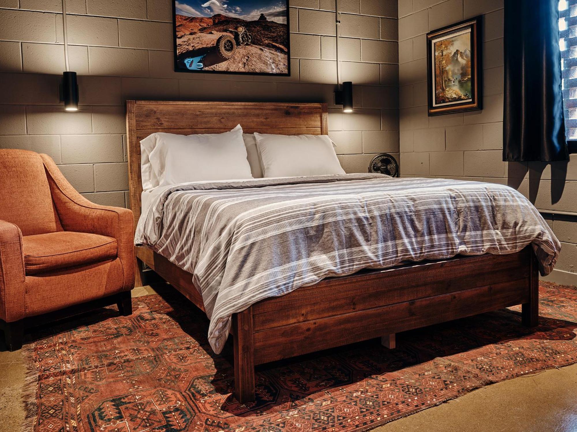 Classified Moto - The Frank Room Richmond Bagian luar foto